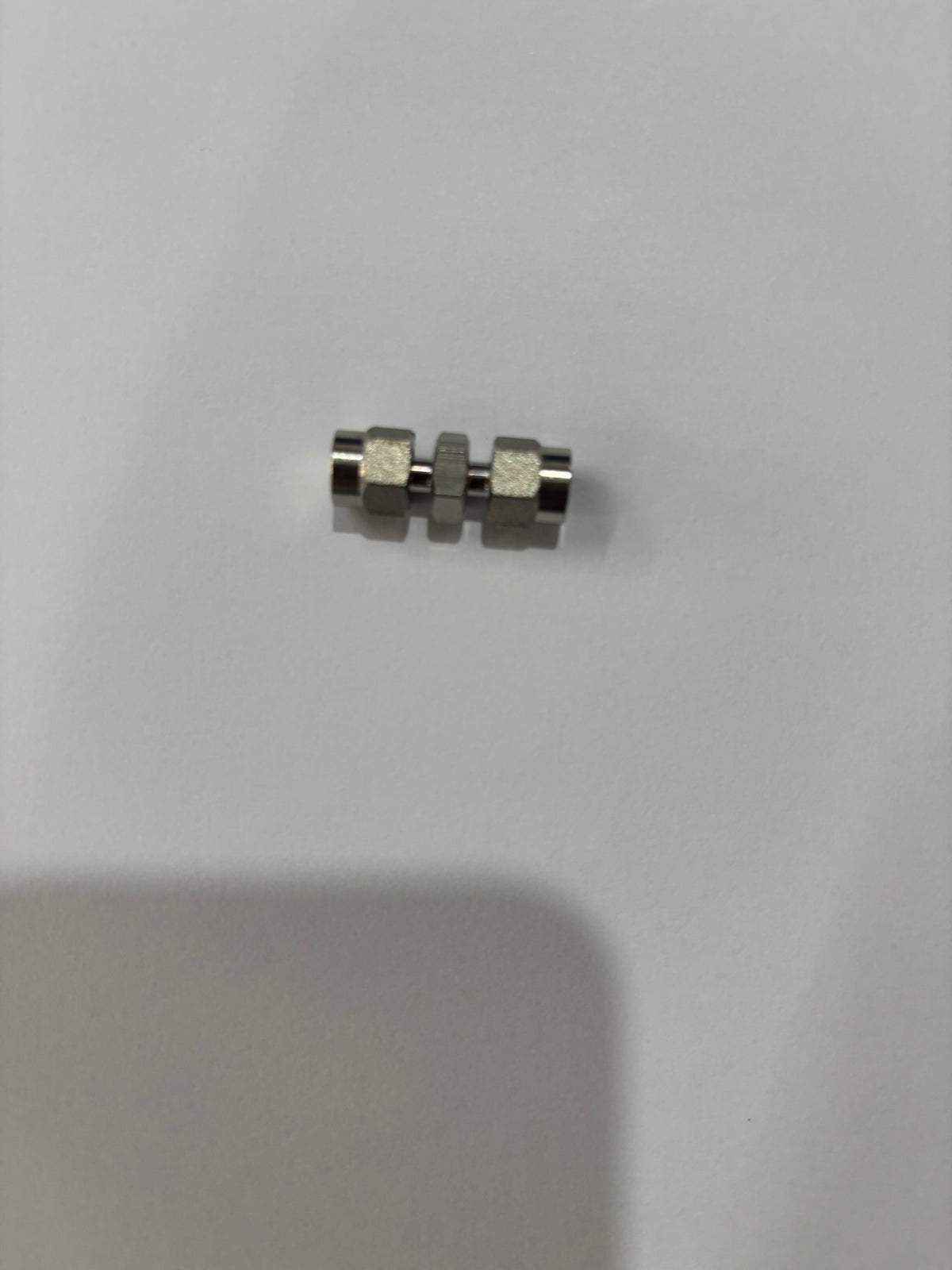 Tube Fittings and Adapters — Unions — Straights