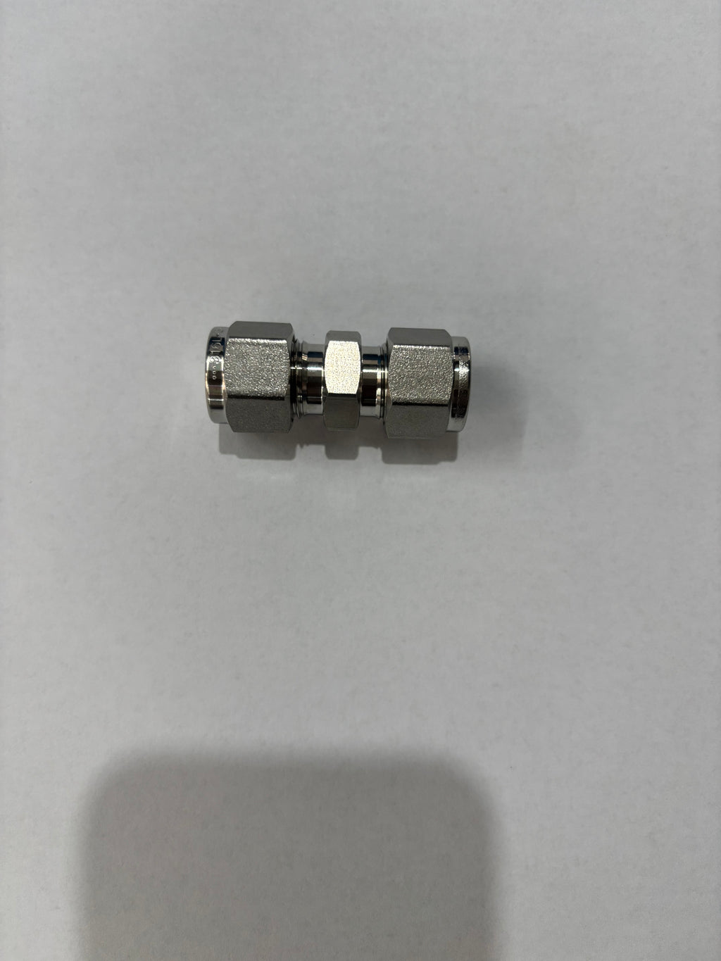Tube Fittings and Adapters — Unions — Straights