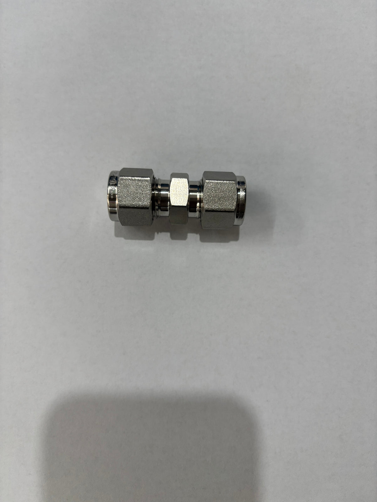Tube Fittings and Adapters — Unions — Straights