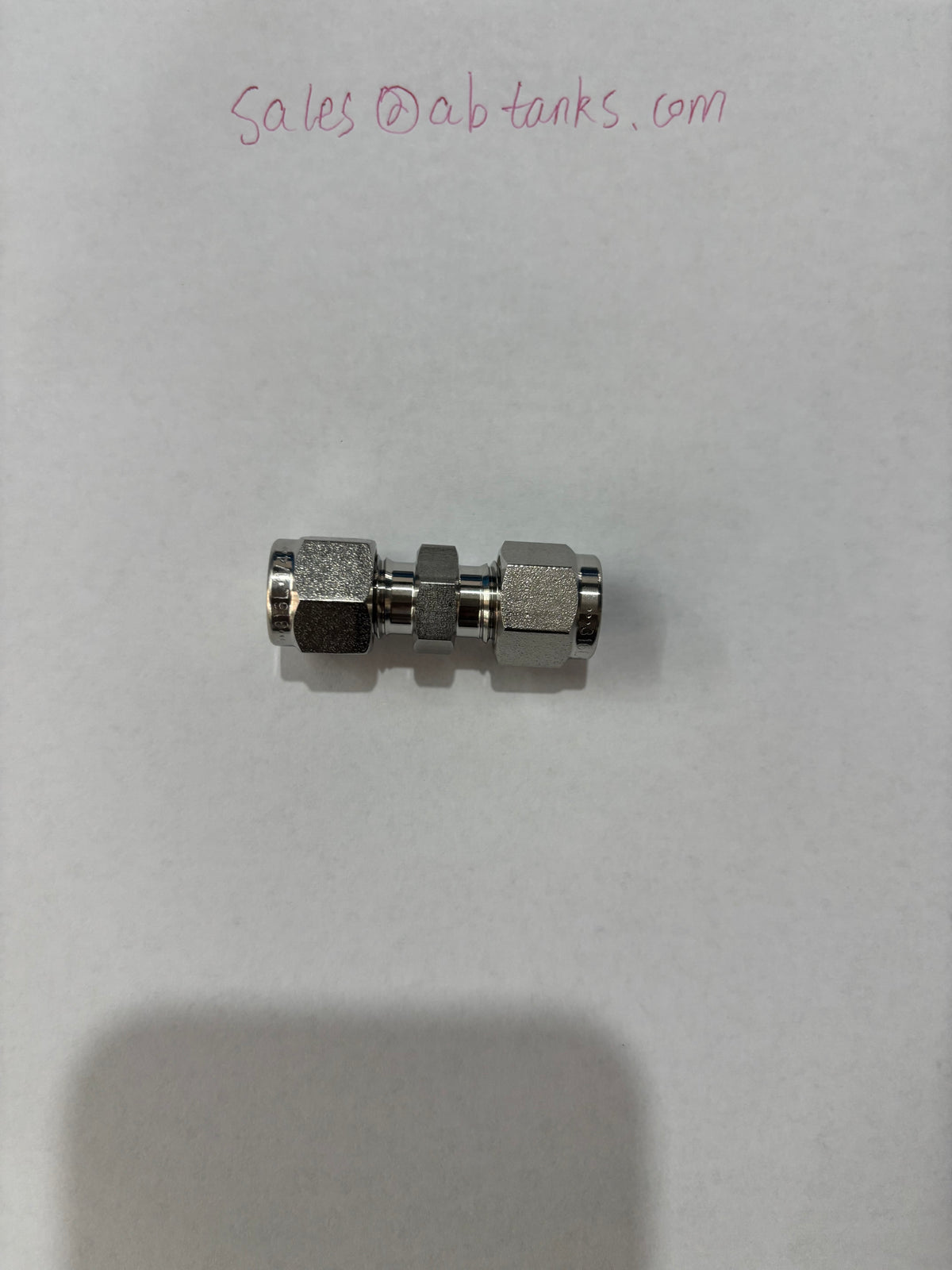 Tube Fittings and Adapters — Unions — Straights
