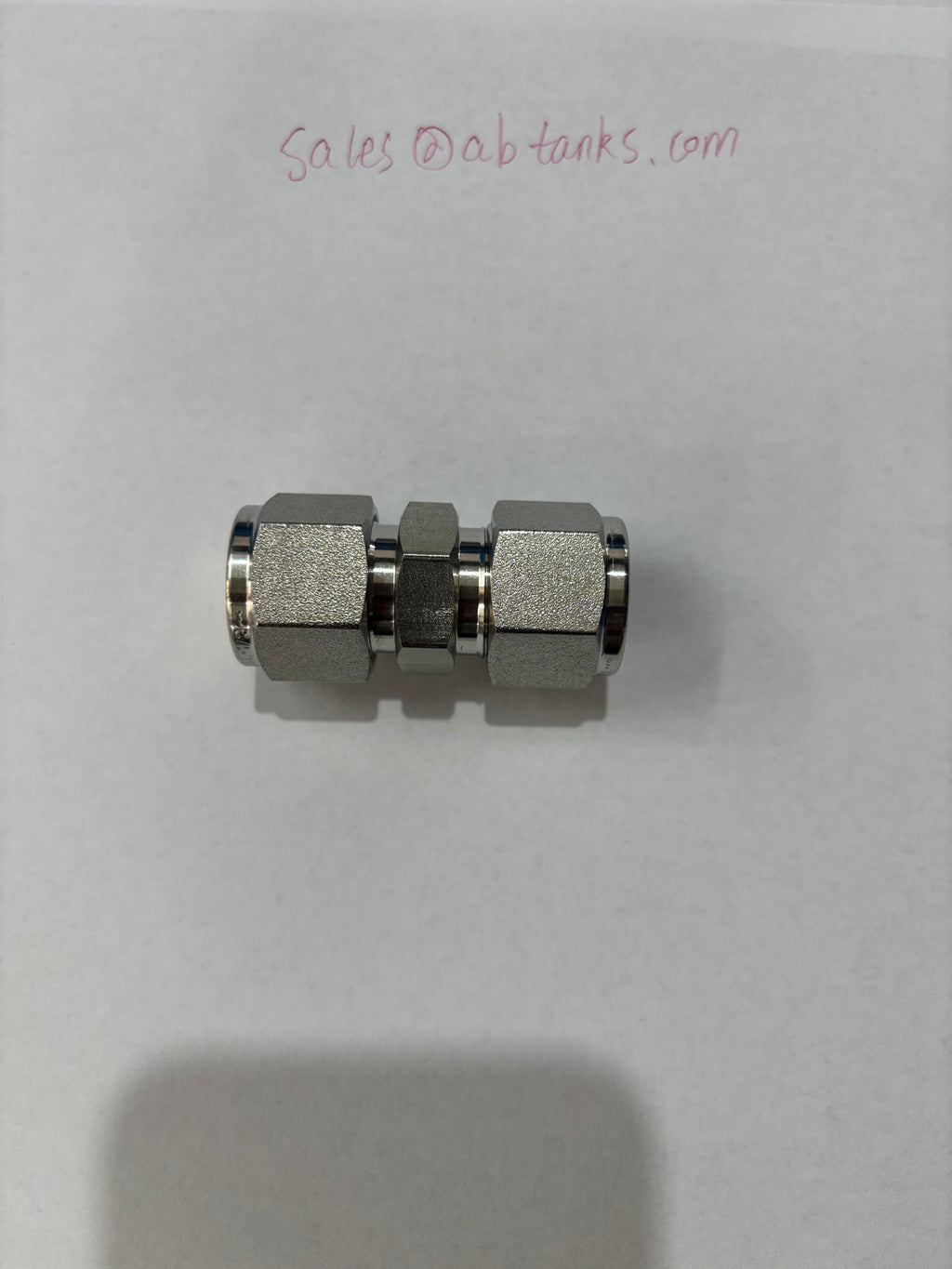 Tube Fittings and Adapters — Unions — Straights