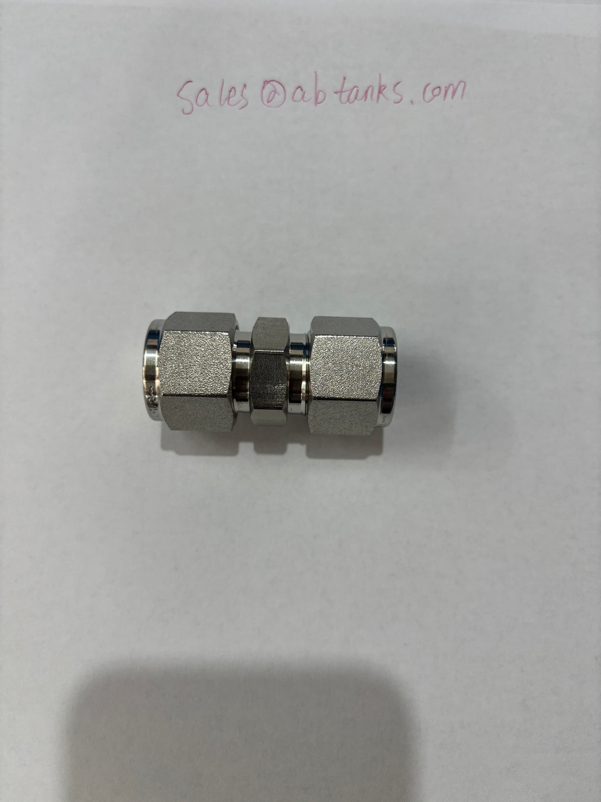 Tube Fittings and Adapters — Unions — Straights