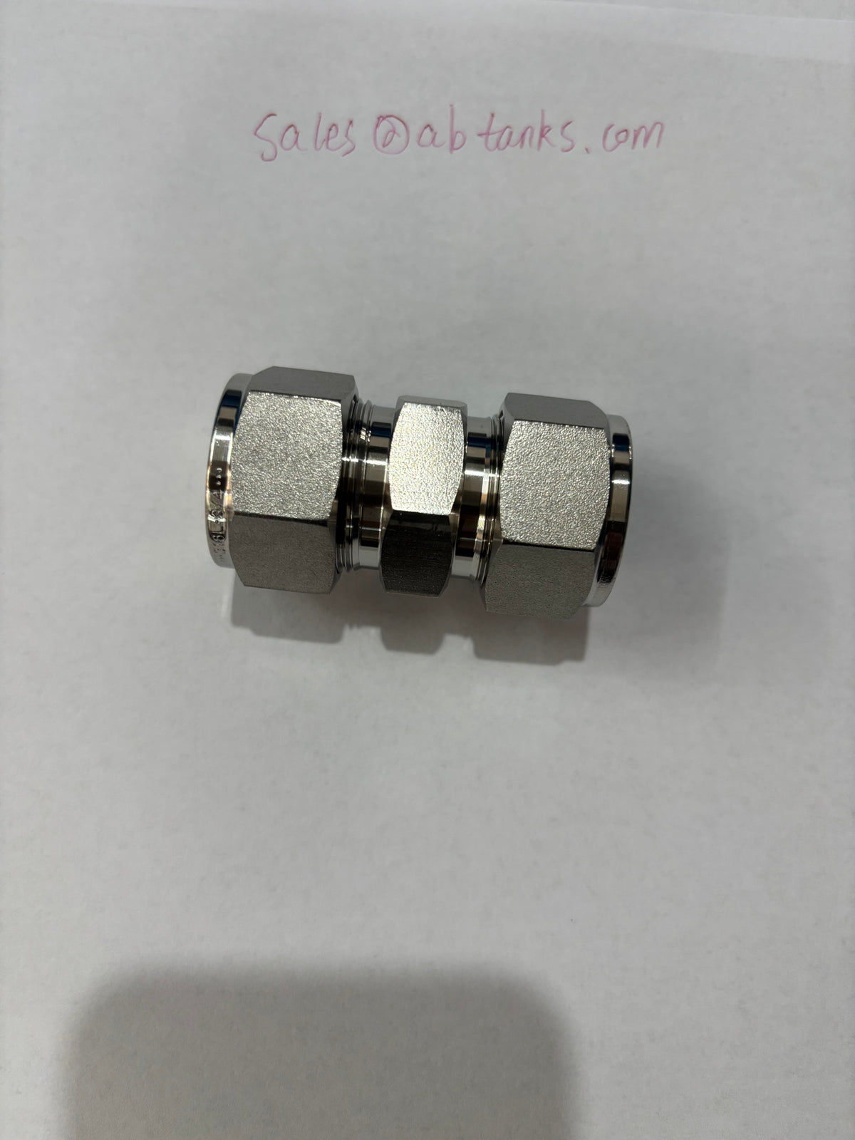 Tube Fittings and Adapters — Unions — Straights