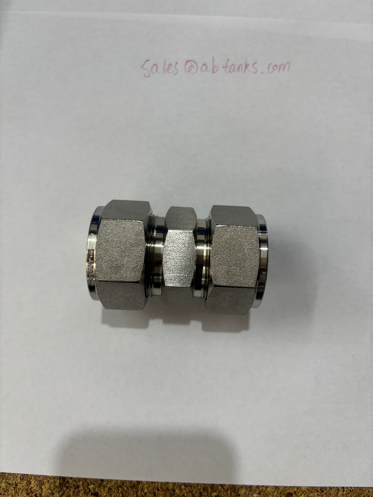 Tube Fittings and Adapters — Unions — Straights